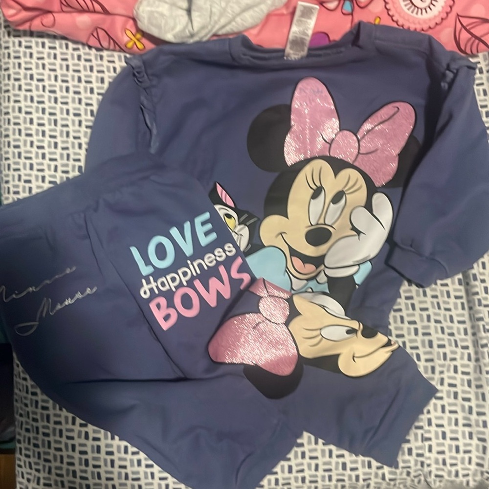 Minnie mouse sweatsuit